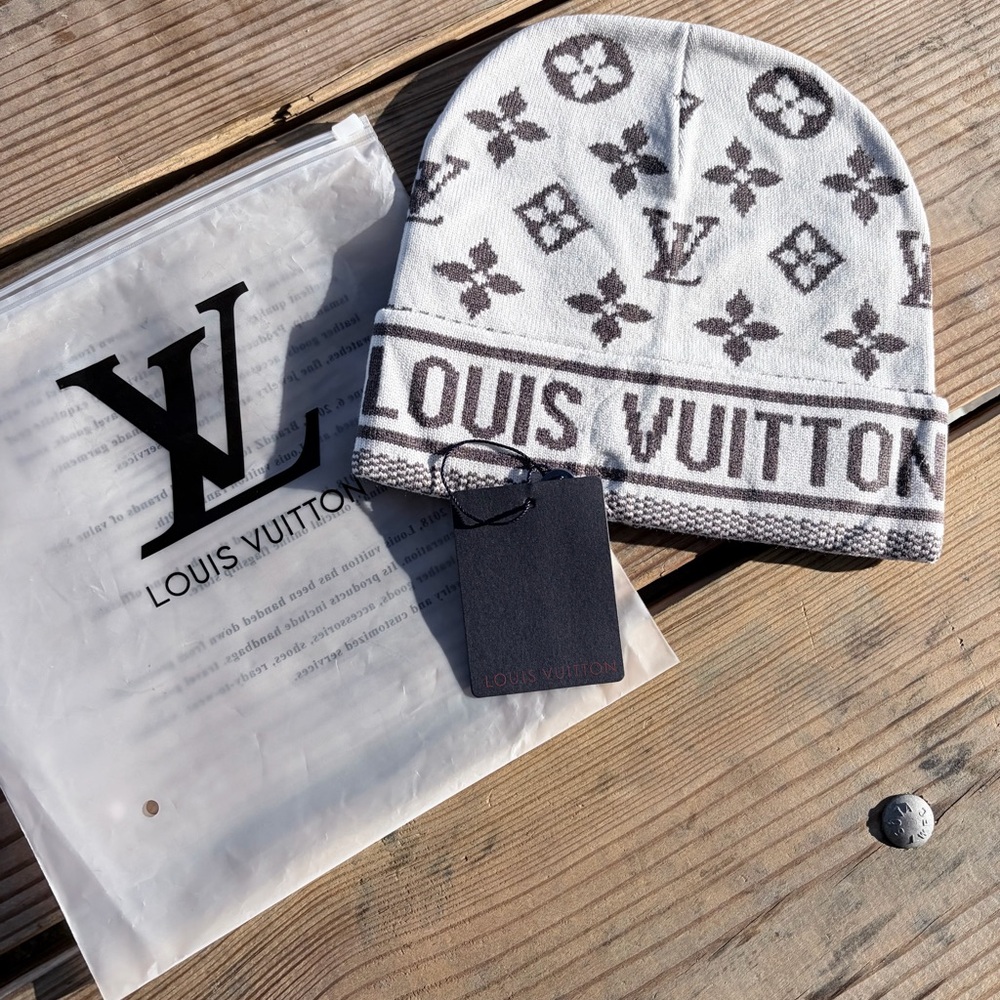 Louis Monogram Beanie in White and Brown